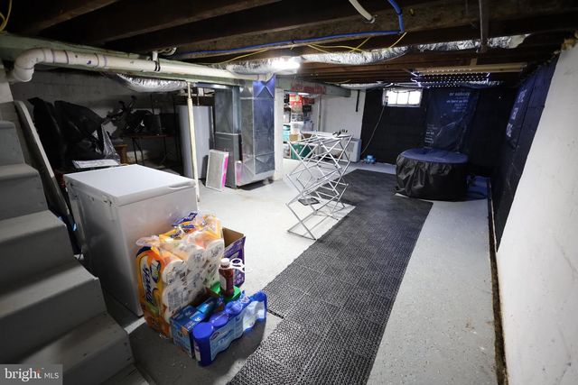 1102 E OLDTOWN RD, Cumberland, MD 21502