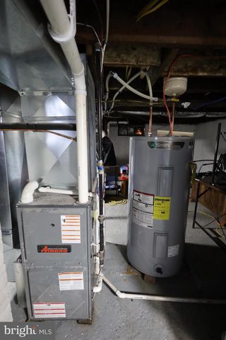 1102 E OLDTOWN RD, Cumberland, MD 21502