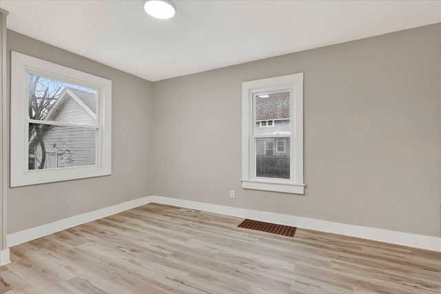 947 Crescent Street, Grand Rapids, MI 49503