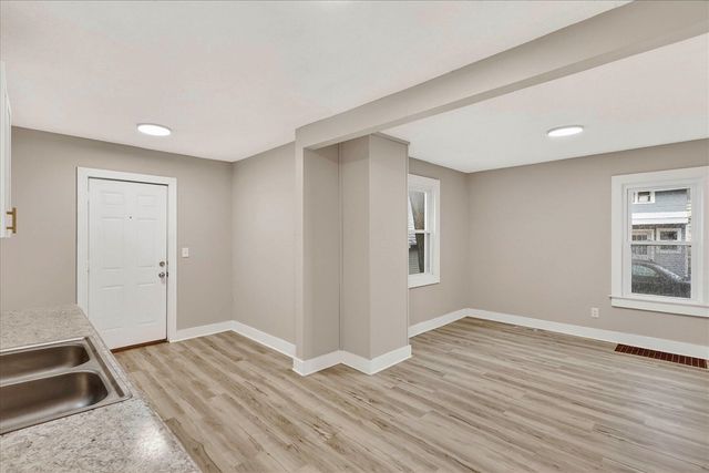 947 Crescent Street, Grand Rapids, MI 49503