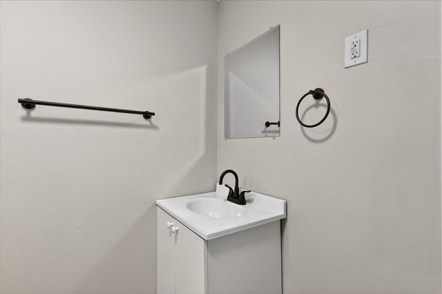 947 Crescent Street, Grand Rapids, MI 49503