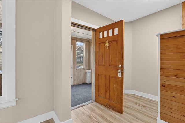 947 Crescent Street, Grand Rapids, MI 49503