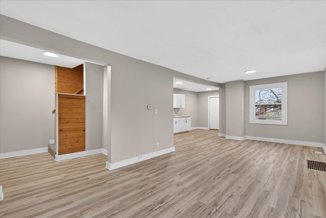 947 Crescent Street, Grand Rapids, MI 49503