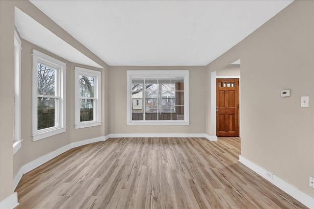 947 Crescent Street, Grand Rapids, MI 49503