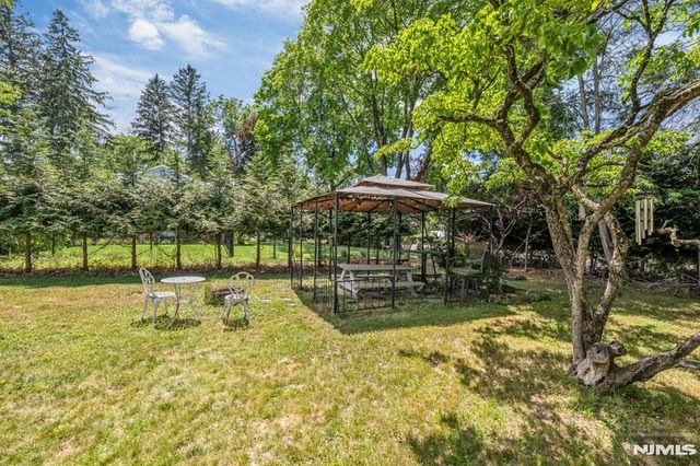 310 Ruckman Road, Closter, NJ 07624