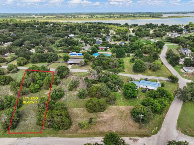 5713 N Oklahoma Trail, Granbury, TX 76048