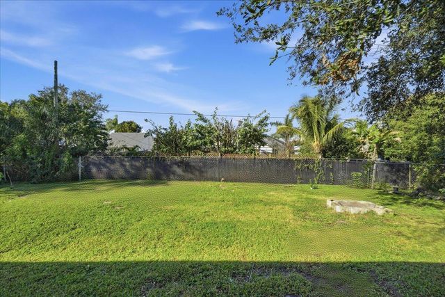 2442 SW Lafayette, Port St Lucie, FL 34984