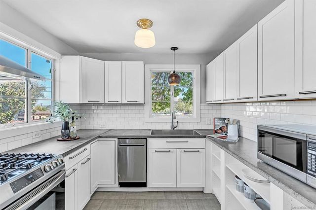 6647 Bell Court, San Diego, CA 92111
