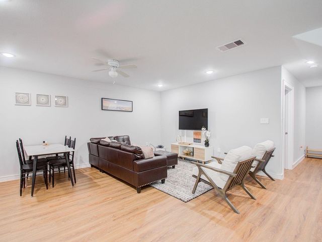 6610 Haight Street A, Houston, TX 77028