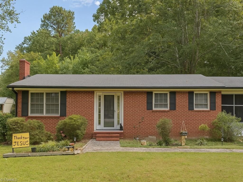 240 Croomcrest Road, Asheboro, NC 27205