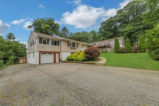 406 High Crest Dr, West Milford Twp., NJ 07480