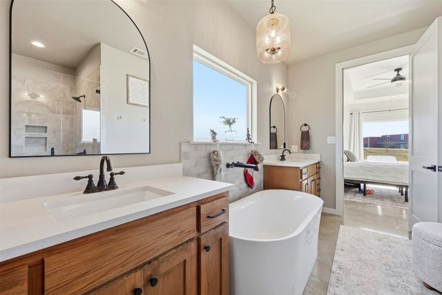 601 Hollow Drive, Lipan, TX 76462