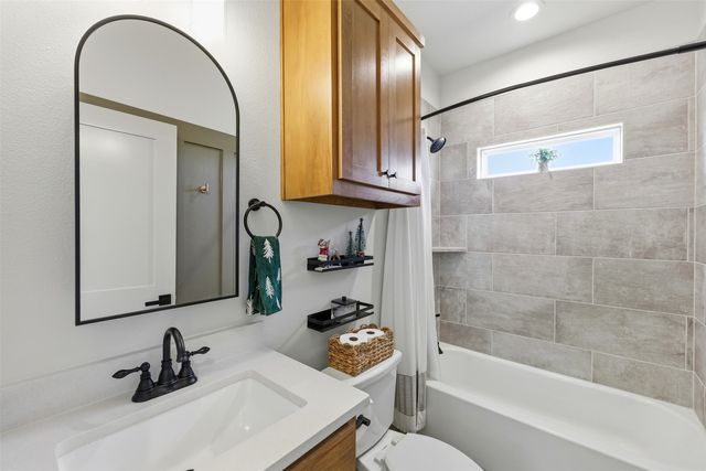 601 Hollow Drive, Lipan, TX 76462