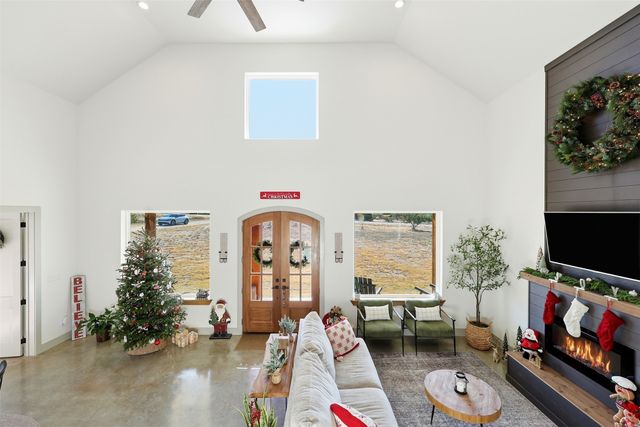 601 Hollow Drive, Lipan, TX 76462