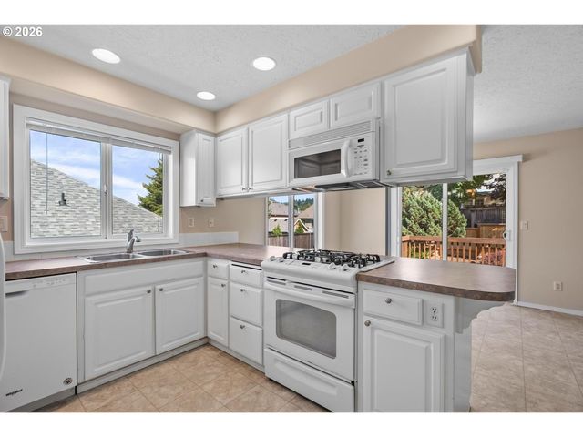 11070 Se ALEXANDER Ave, Happy Valley, OR 97086