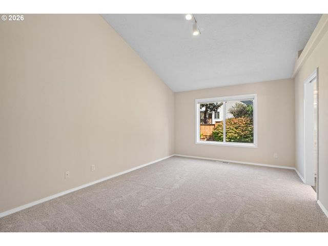 11070 Se ALEXANDER Ave, Happy Valley, OR 97086