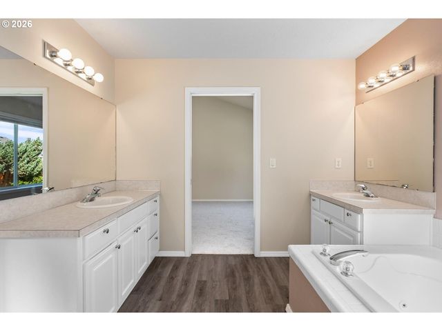 11070 Se ALEXANDER Ave, Happy Valley, OR 97086