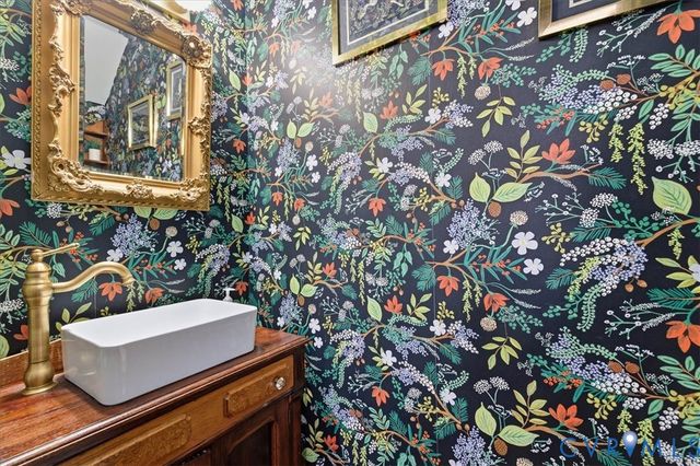 19 E Clay St, Richmond, VA 23219