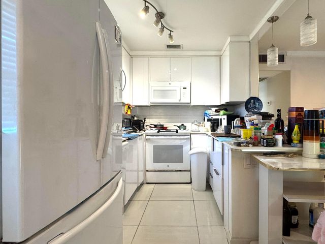 172 Waterford Way 172, Delray Beach, FL 33446