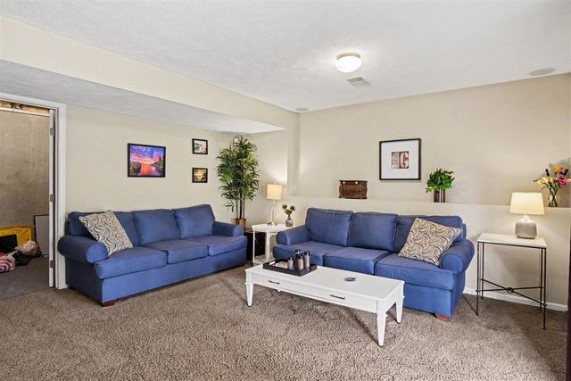 3014 Stonewood Street, Grand Rapids, MI 49504