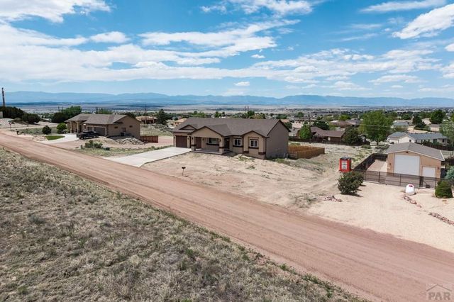 987 S Blue Hills Dr, Pueblo West, CO 81007