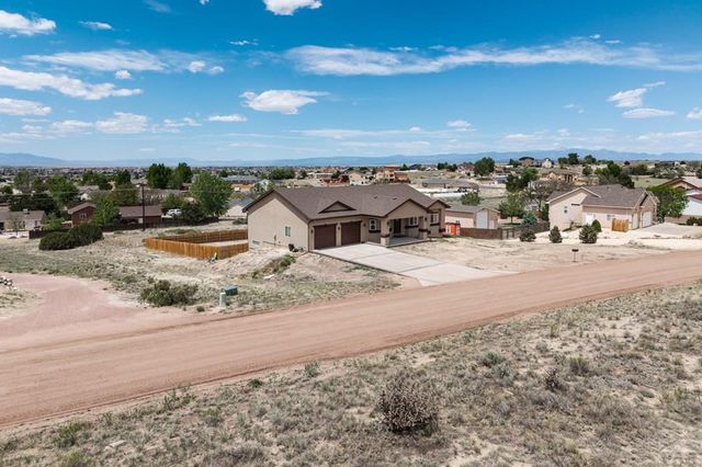 987 S Blue Hills Dr, Pueblo West, CO 81007