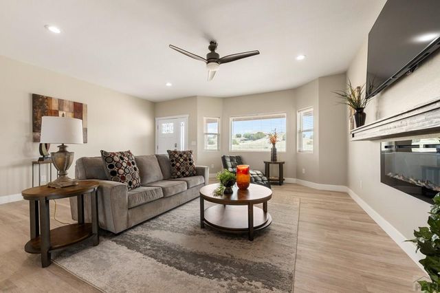 987 S Blue Hills Dr, Pueblo West, CO 81007