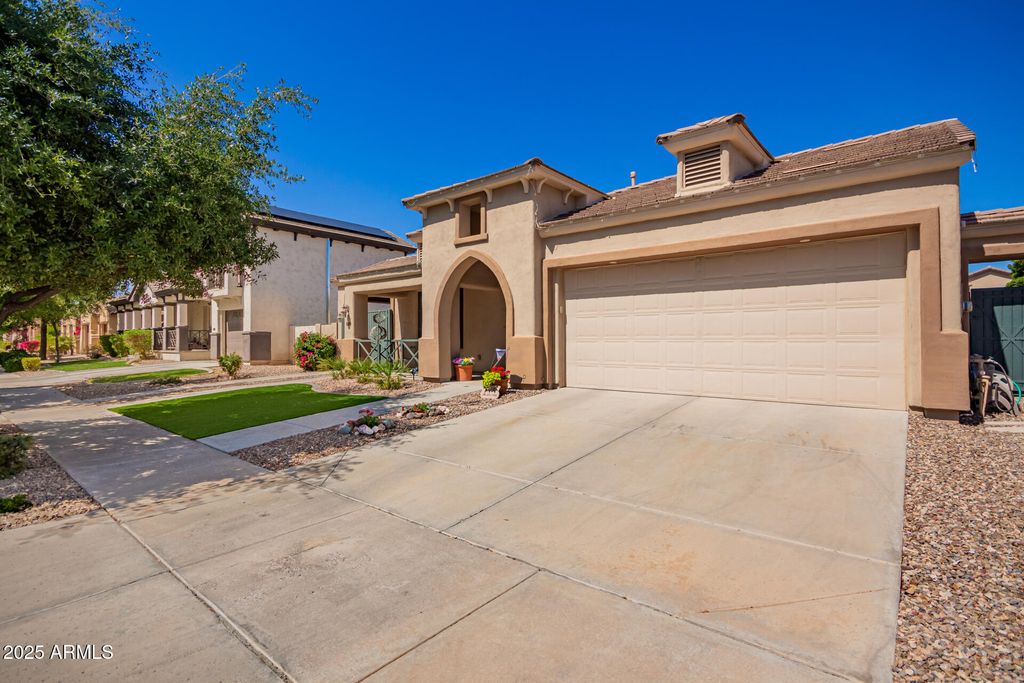 800 W SYCAMORE Court, Litchfield Park, AZ 85340