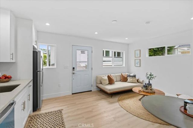 1320 Thayer, Los Angeles, CA 90024