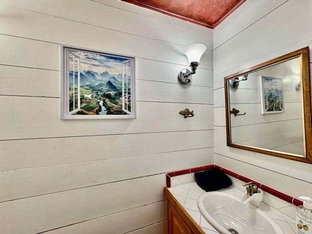 1196 RT 117, Sugar Hill, NH 03586