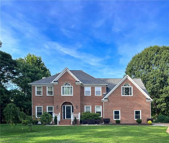 4 Tennis CIR, Poquoson, VA 23662