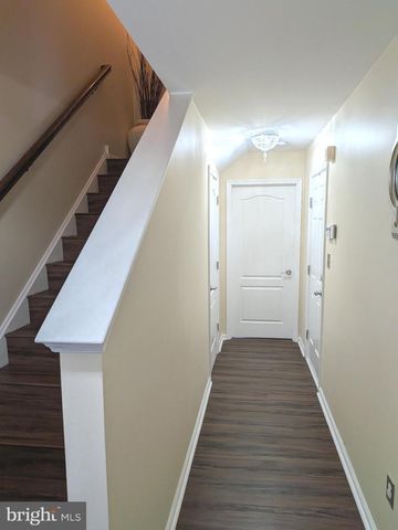 118 MCMULLEN CIR, Wilmington, DE 19802
