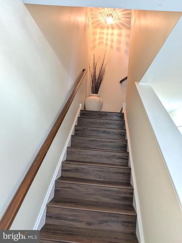 118 MCMULLEN CIR, Wilmington, DE 19802