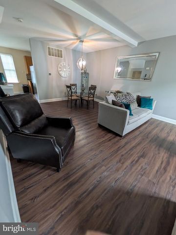 118 MCMULLEN CIR, Wilmington, DE 19802