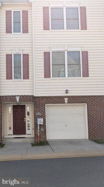118 MCMULLEN CIR, Wilmington, DE 19802