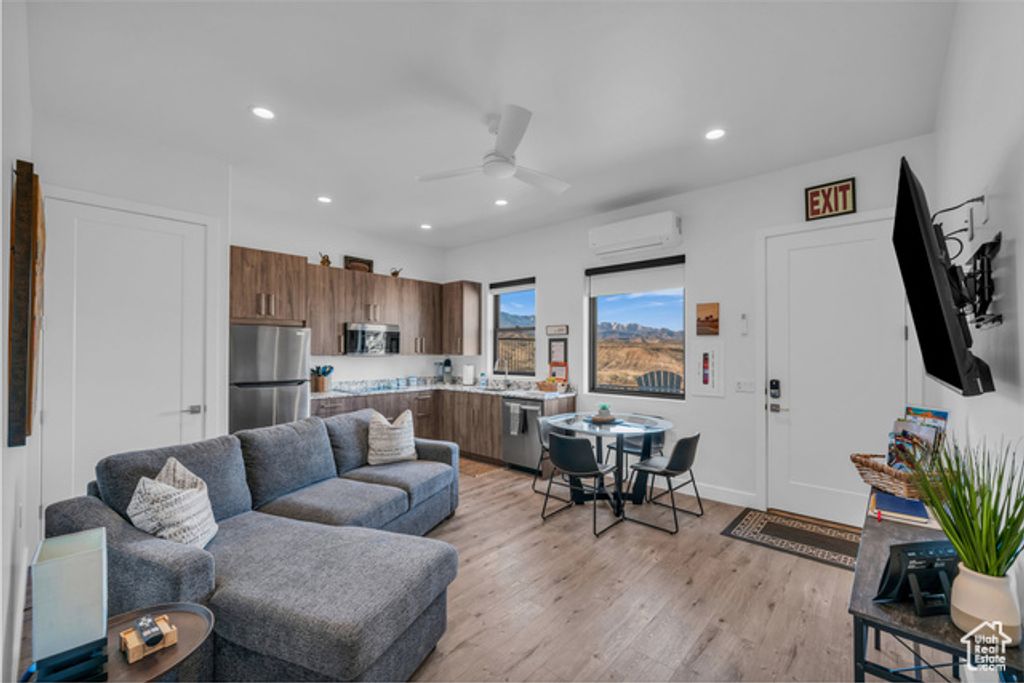Image 90 of property listing at 599 W 170 S, La Verkin, UT 84745