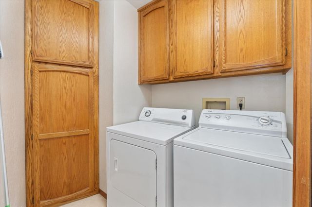 680 Larkspur Ln, Murphys, CA 95247