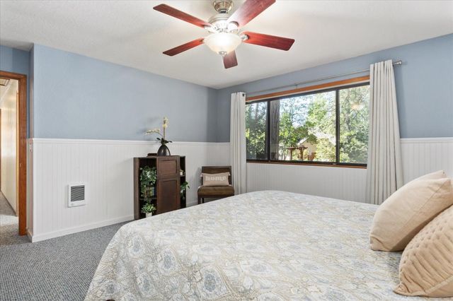 680 Larkspur Ln, Murphys, CA 95247