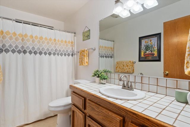 680 Larkspur Ln, Murphys, CA 95247