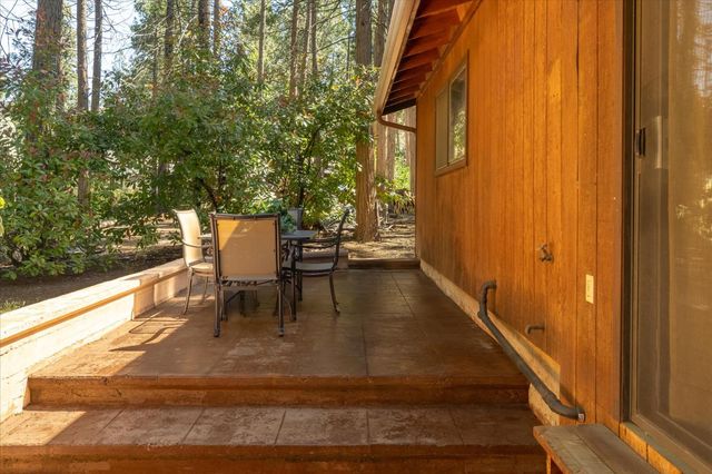 680 Larkspur Ln, Murphys, CA 95247