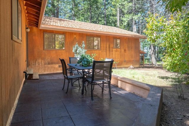 680 Larkspur Ln, Murphys, CA 95247