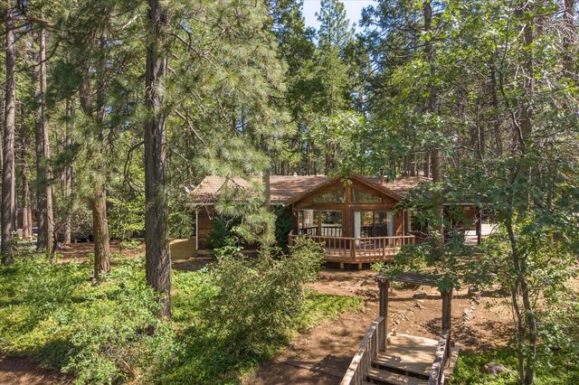 680 Larkspur Ln, Murphys, CA 95247