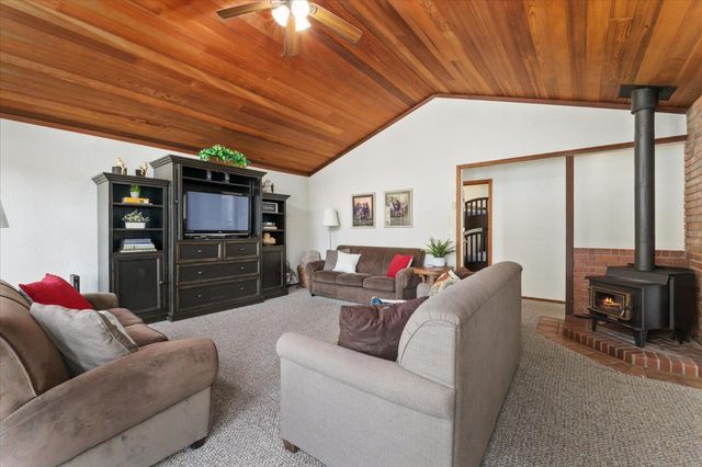 680 Larkspur Ln, Murphys, CA 95247
