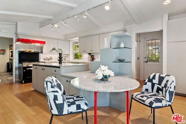 524 N Canon Drive, Beverly Hills, CA 90210