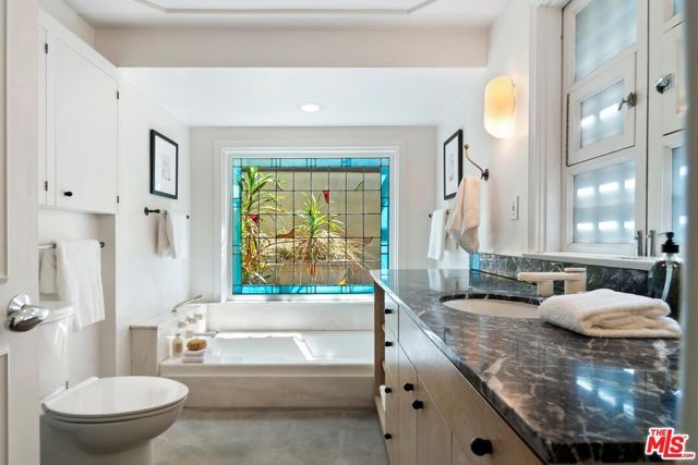 524 N Canon Drive, Beverly Hills, CA 90210