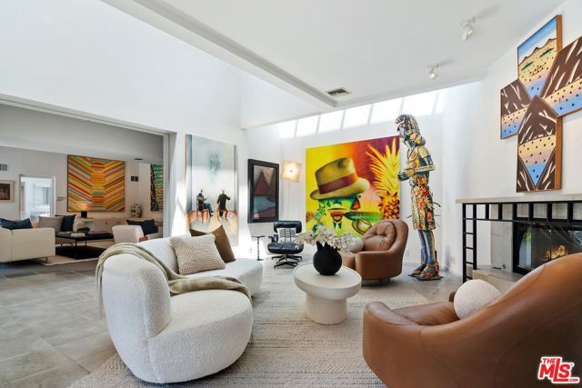 524 N Canon Drive, Beverly Hills, CA 90210