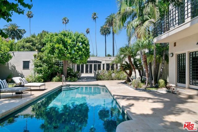 524 N Canon Drive, Beverly Hills, CA 90210