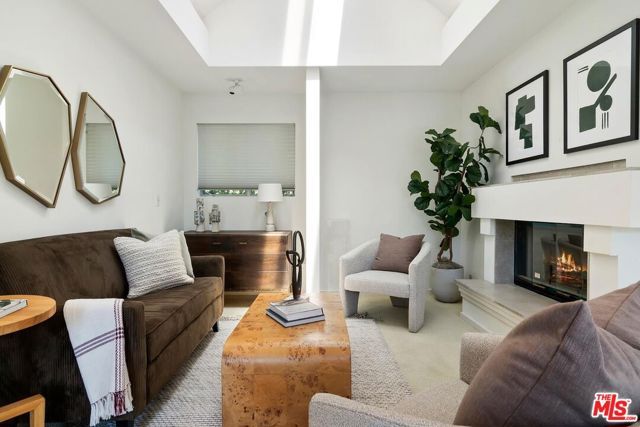 524 N Canon Drive, Beverly Hills, CA 90210