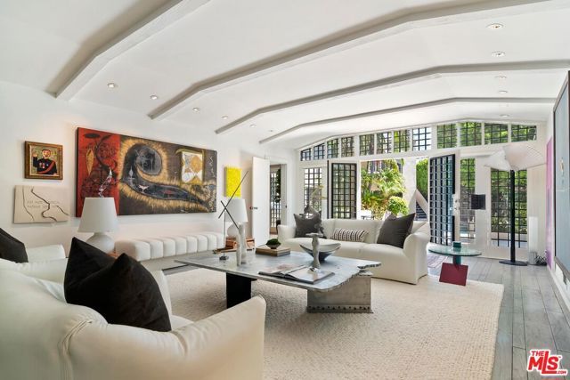 524 N Canon Drive, Beverly Hills, CA 90210