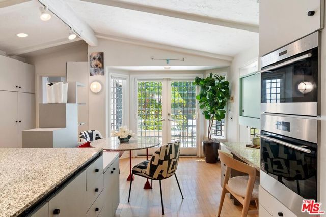 524 N Canon Drive, Beverly Hills, CA 90210